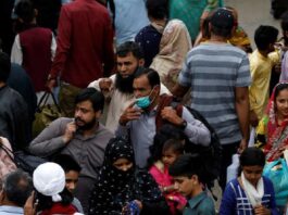 3% Pakistanis Have The Right Info About Coronavirus: Survey Public not following SOPs
