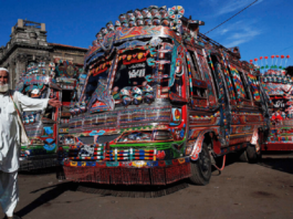 Karachi Has the World’s Worst Public Transport: Bloomberg Report Public Transport Buses in Karachi