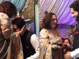 Mother-in-law Give AK-47 To Groom As Wedding Gift Mother-in-law Presents an AK-47 To Groom