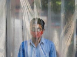 Coronavirus: Second lockdown “inevitable” as officials fear Pakistan runs out of options Picture of Self Isolation