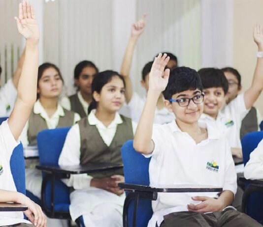 Student Parents Association Ask CJP to take action against private schools Private School Students