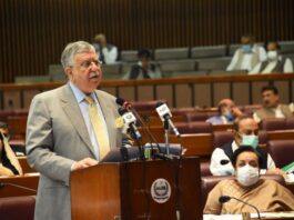 Tarin Says Pakistan is Moving Towards self-Sufficiency Shaukat Tarin