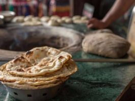 Rs. 2 Roti Sindh Governor Sets up 300 Tandoors