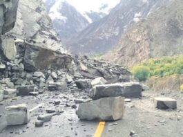 Juglot-Skardu Road Closure Traps Thousands in Gilgit Skardu-Gilgit-Road