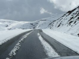 Heavy Snowfall in July Closes Roads at Babusar Pass