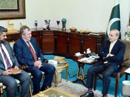 Prime Minister and Barrick Gold CEO Seal Reko Diq Investment Deal Barrick-Gold