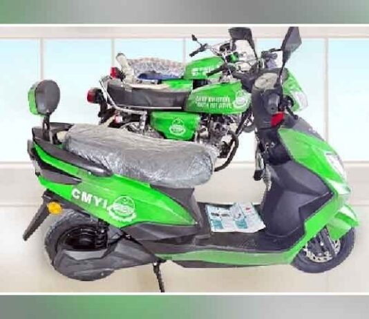 Punjab Government Begins Distributing Electric and Petrol Bikes to Students Electric & Petrol Bikes for Students